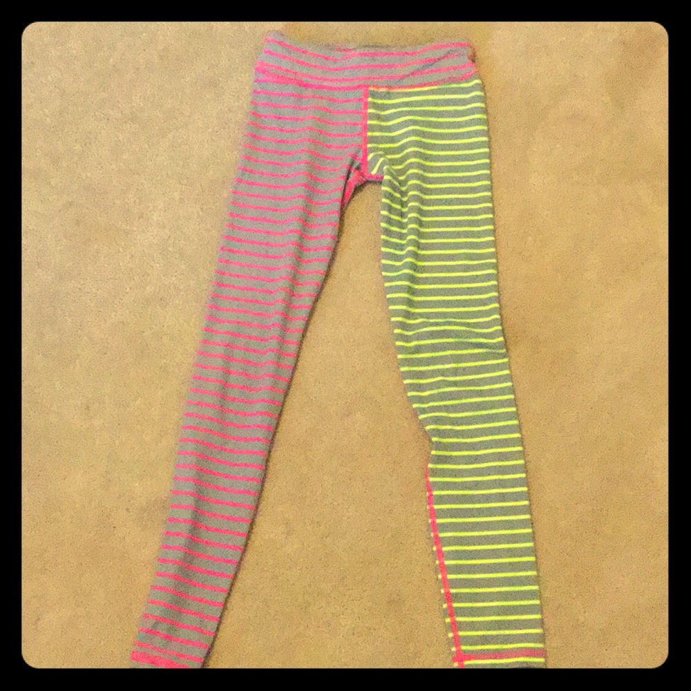 Mismatch colored leggings